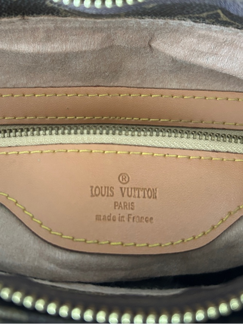 Beautiful Tote in Brown with Tan Straps - Picture 16 of 16